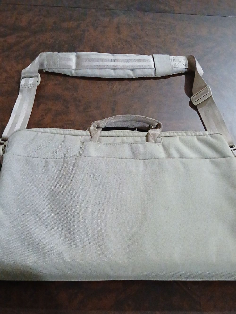Incase Beige Laptop Messenger Bag with Padded Strap